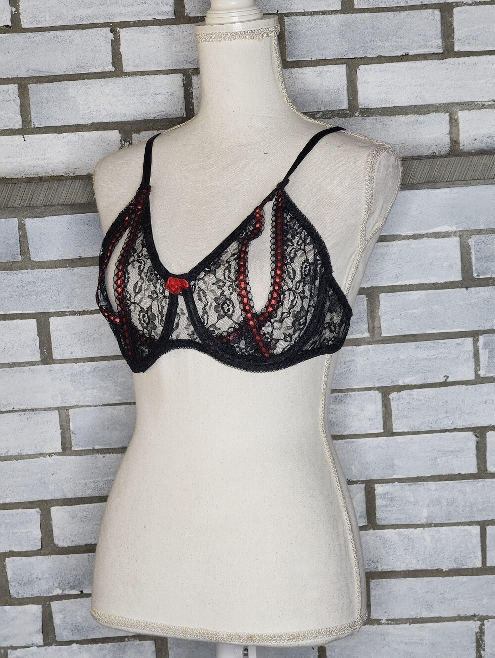 Frederick's Of Hollywood Vintage Sexy Lace Unlined Underwire Bra Size 36 Black